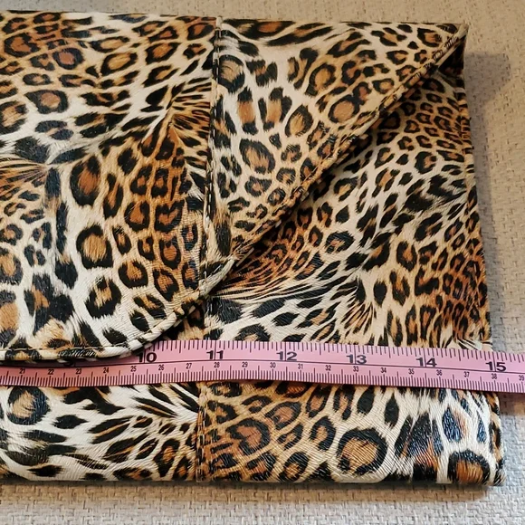 Animal print large vinyl clutch bag - Picture 4 of 6